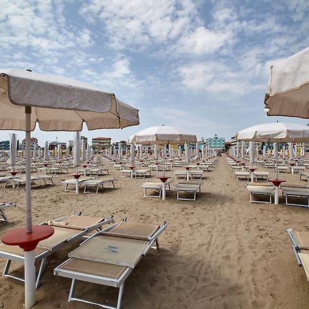 Hotel Sanremo Caorle Kültér fotó
